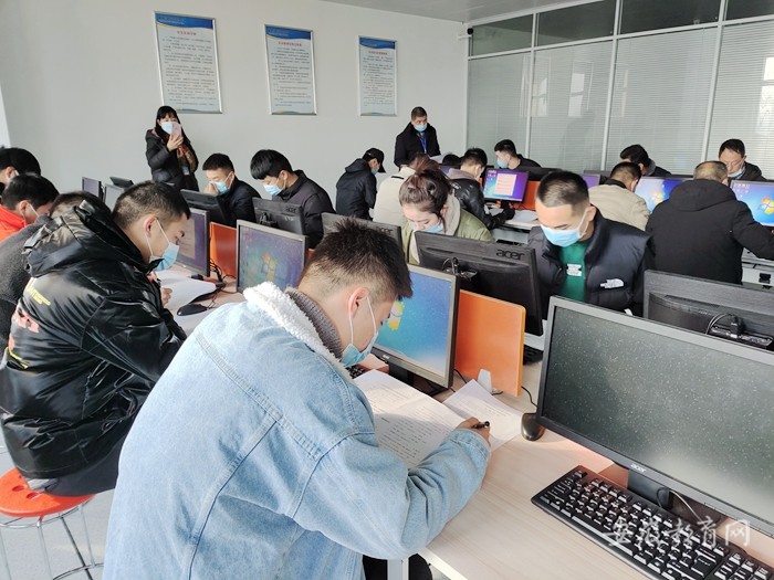 技能升級助力轉(zhuǎn)型 肥西縣職業(yè)技術學校圓滿完成退役軍人計算機專業(yè)技能培訓考核